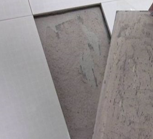 平谷瓷砖空鼓维修公司分享瓷砖铺贴时如果打浆（即涂抹在瓷砖背面和基层上的砂浆或瓷砖胶）过少，会带来以下问题